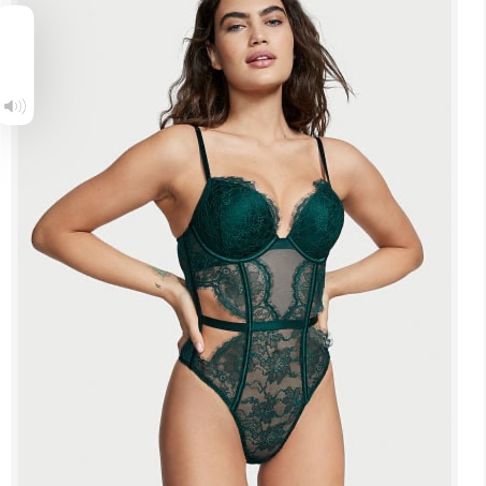 Bombshell Lace Teddy